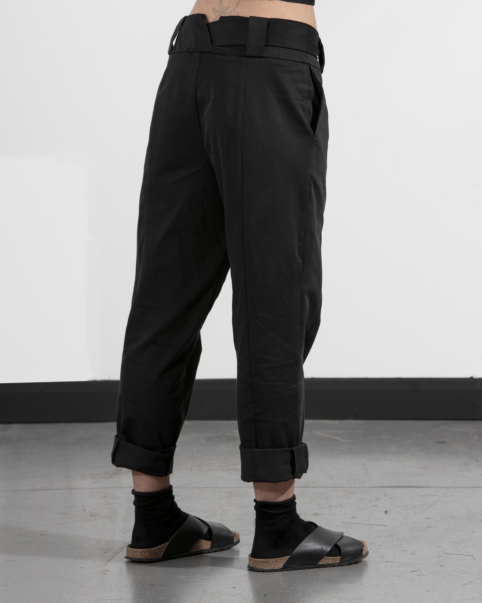 Tight fit trousers - T31W