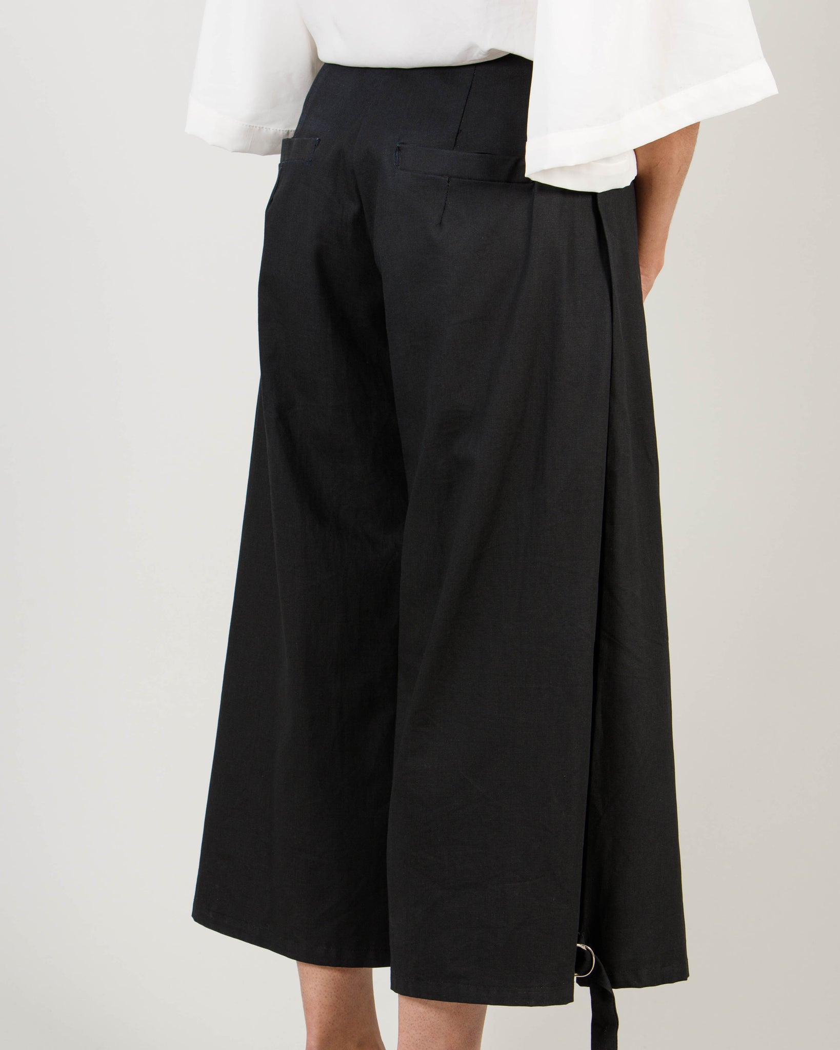 Side Pleat Trousers - T19W - MAE MAZE