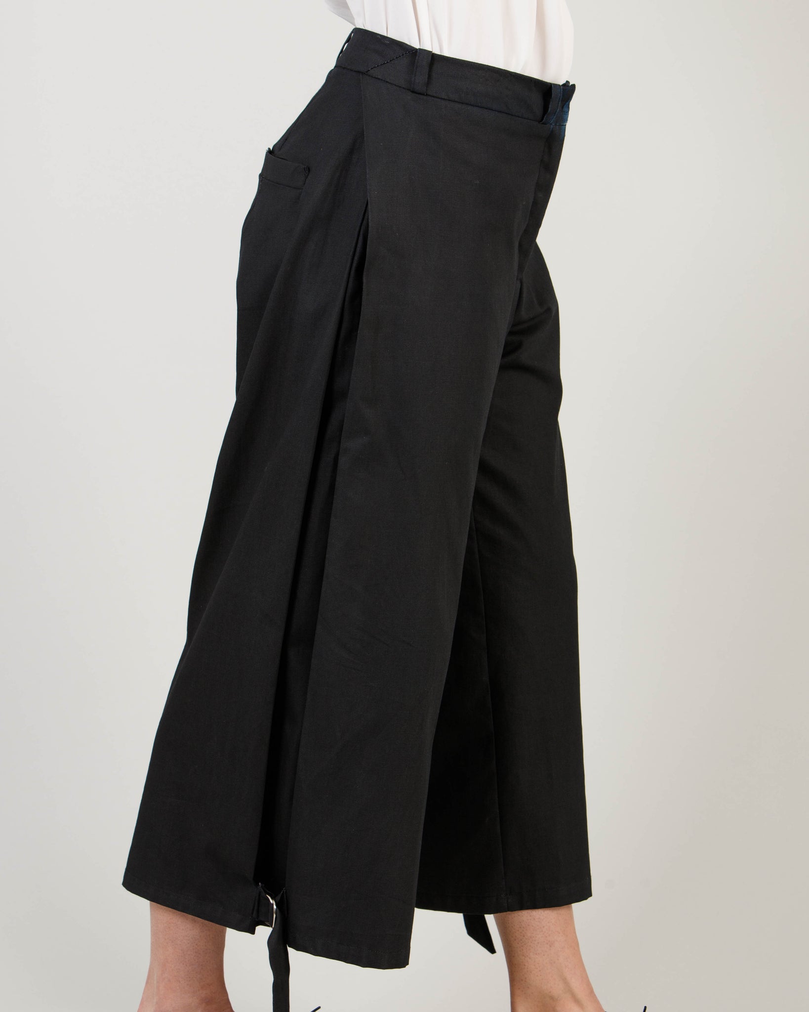 Side Pleat Trousers - T19W - MAE MAZE
