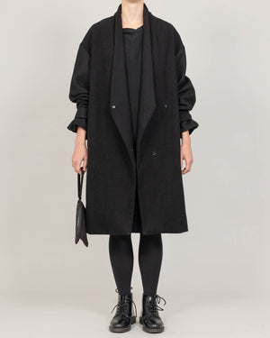 Low lapel coat. - MAE MAZE