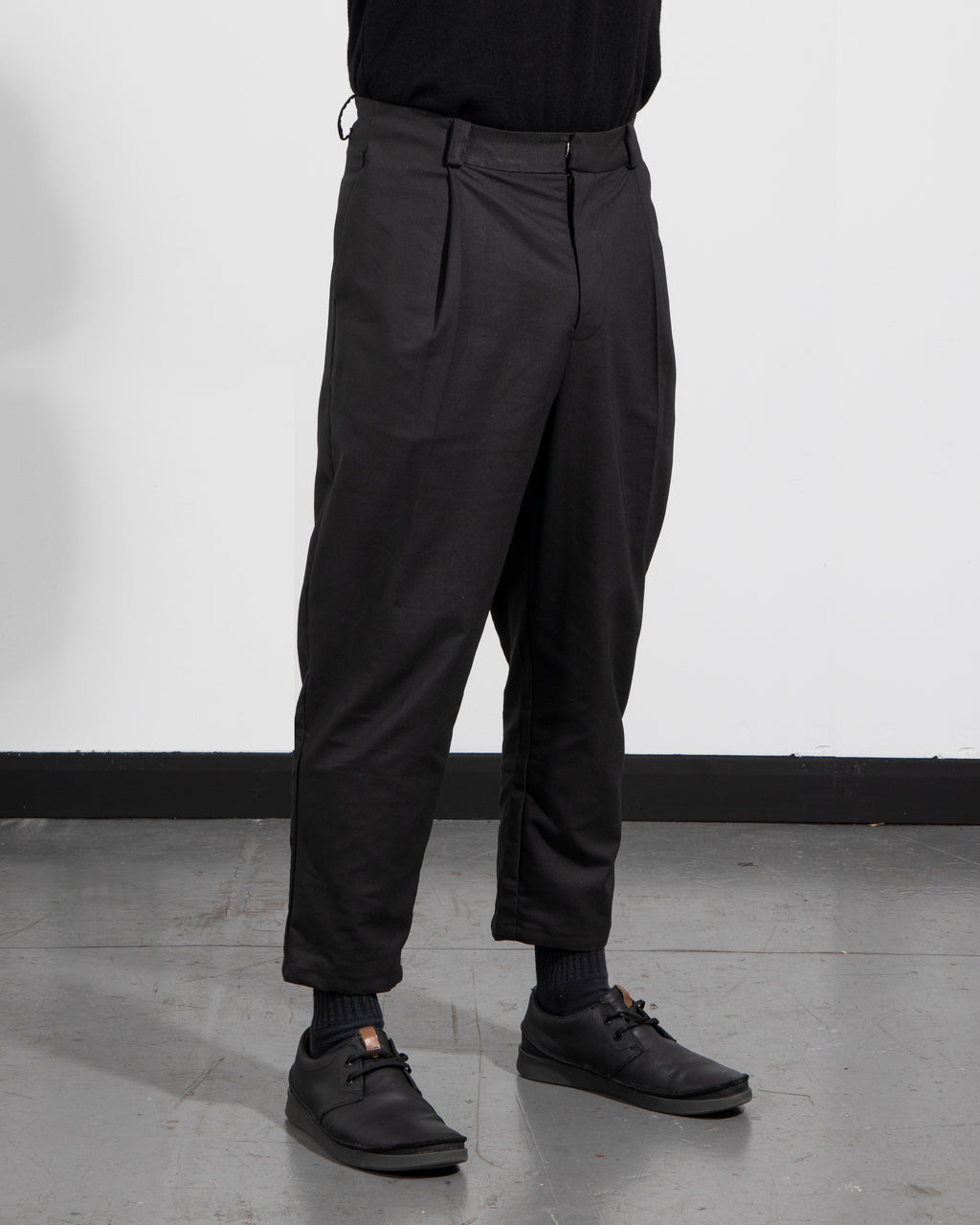 Low crotch trousers - T33M